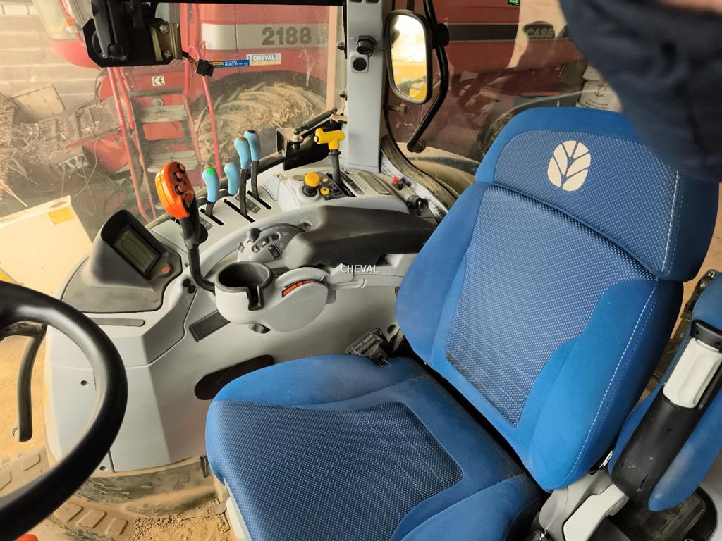 NEW HOLLAND T7.245 PC CLASSIC d'occasion - Tracteur agricole - 215 ch ...