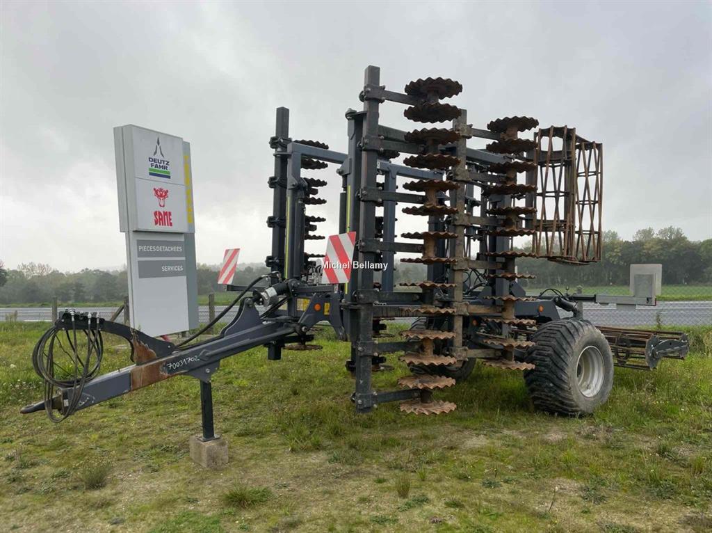 Ufo folding - déchaumeur à disques - maschio - largeur de 4m à 6m Ufo folding - déchaumeur à disques - maschio - largeur de 4m à 6m