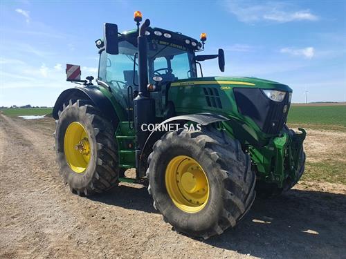 John Deere 6215R