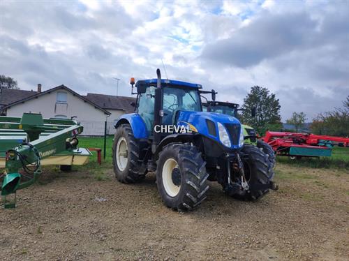 New Holland T7030