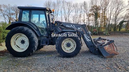 Valtra N 121