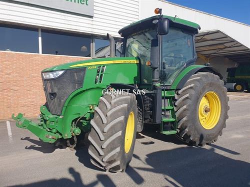 John Deere 7215R