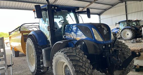 New Holland T7.245 AC  N°14 CHEVAL