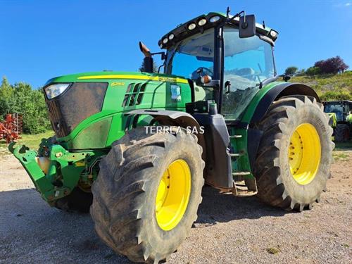 John Deere 6215R