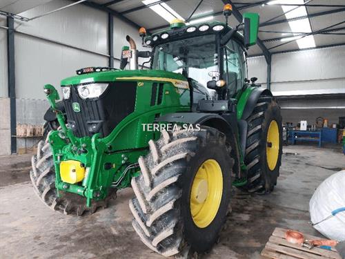 John Deere 6R 215