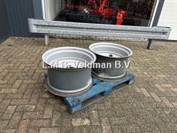 Massey Ferguson VELGEN 24X14 INCH