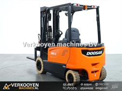 Doosan B35X-7 Hydr Extension Forks + Sideshift Triplex-48