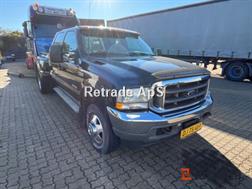 Ford F-350 4X4 DRW Truck