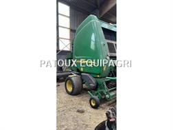 John Deere 864