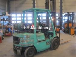 Mitsubishi FG25, heftruck LPG-gas, duplomast, side shift.