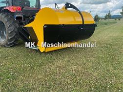 Omarv Mulcher mit Sammelwanne Schlegelmulcher Mulchgerät