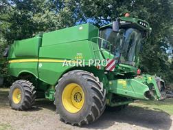 John Deere S 670