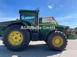 John Deere 8520