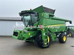 John Deere T 670