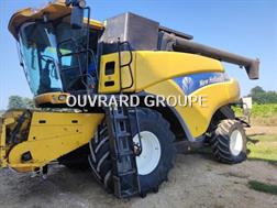 New Holland CR9060