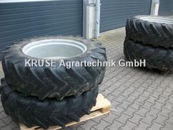 Michelin 13.6 R28 auf Felge