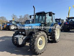 New Holland 8240