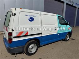 Toyota HiAce **DIESEL D4D**