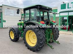 John Deere 5820