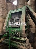 John Deere 864
