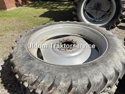 Alliance 13.6 R48 og 230/95R36