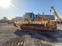 Komatsu D155A-6R (4 pieces available - Abu Dhabi)