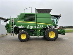 John Deere T 670