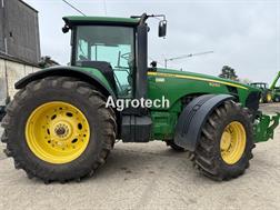 John Deere 8230