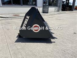 Stoll Robust T 205
