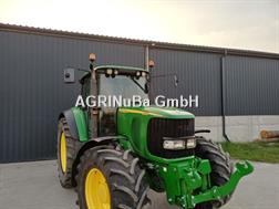 John Deere 6820