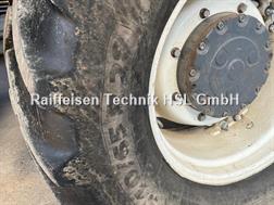 New Holland 8560