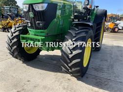 John Deere 6215
