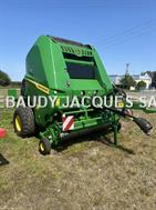 John Deere V451M
