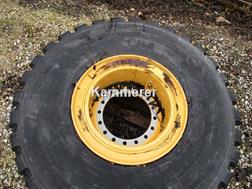 Liebherr neuer Michelin Reifen 23.5 R 25 mit neuer Felge