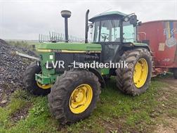 John Deere 3050
