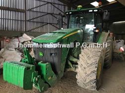 John Deere 8260 R