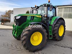 John Deere 6M 200
