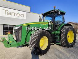 John Deere 8335R