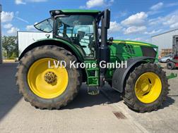 John Deere 6215