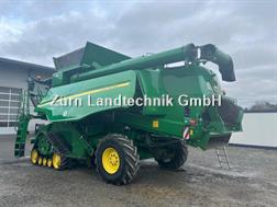 John Deere T 670