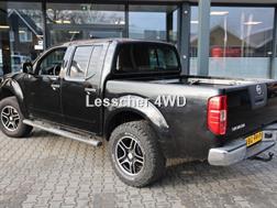 Nissan Navara 2.5 DCI DUBBEL CABINE 2 SITZ 4WD VAN