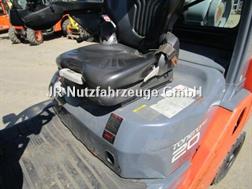 Toyota 06-8FG20F - GAS Triplex-FH 4,30m + Seitenschiebe