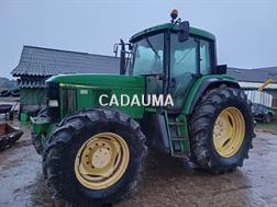 John Deere 6910