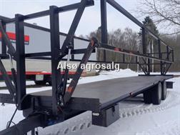 Scania 12 meter halmvogn med hydraulisk ræk.