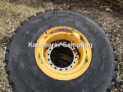 Liebherr neuer Michelin Reifen 23.5 R 25 mit neuer Felge