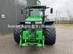 John Deere 8320 R  