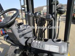 Komatsu FD25T - Triplex-Freihub 4,70m + Seitenschieber