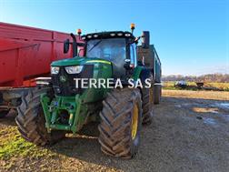 John Deere 6215R