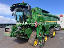 John Deere S 685