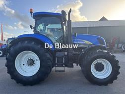 New Holland T 7040